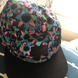 Super cute floral pattern VANS hat good condition